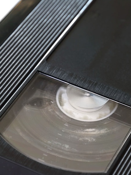 Restauro e riparazione di videocassette e supporti video
